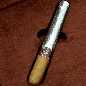 Cigar with pure silver