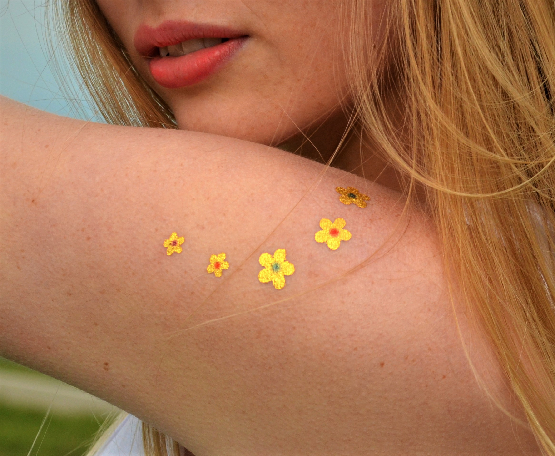 tatouages éphémères en or